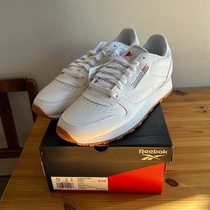 Leather Reebok Classics 👟 New in Box, never worn. Make me an offer!